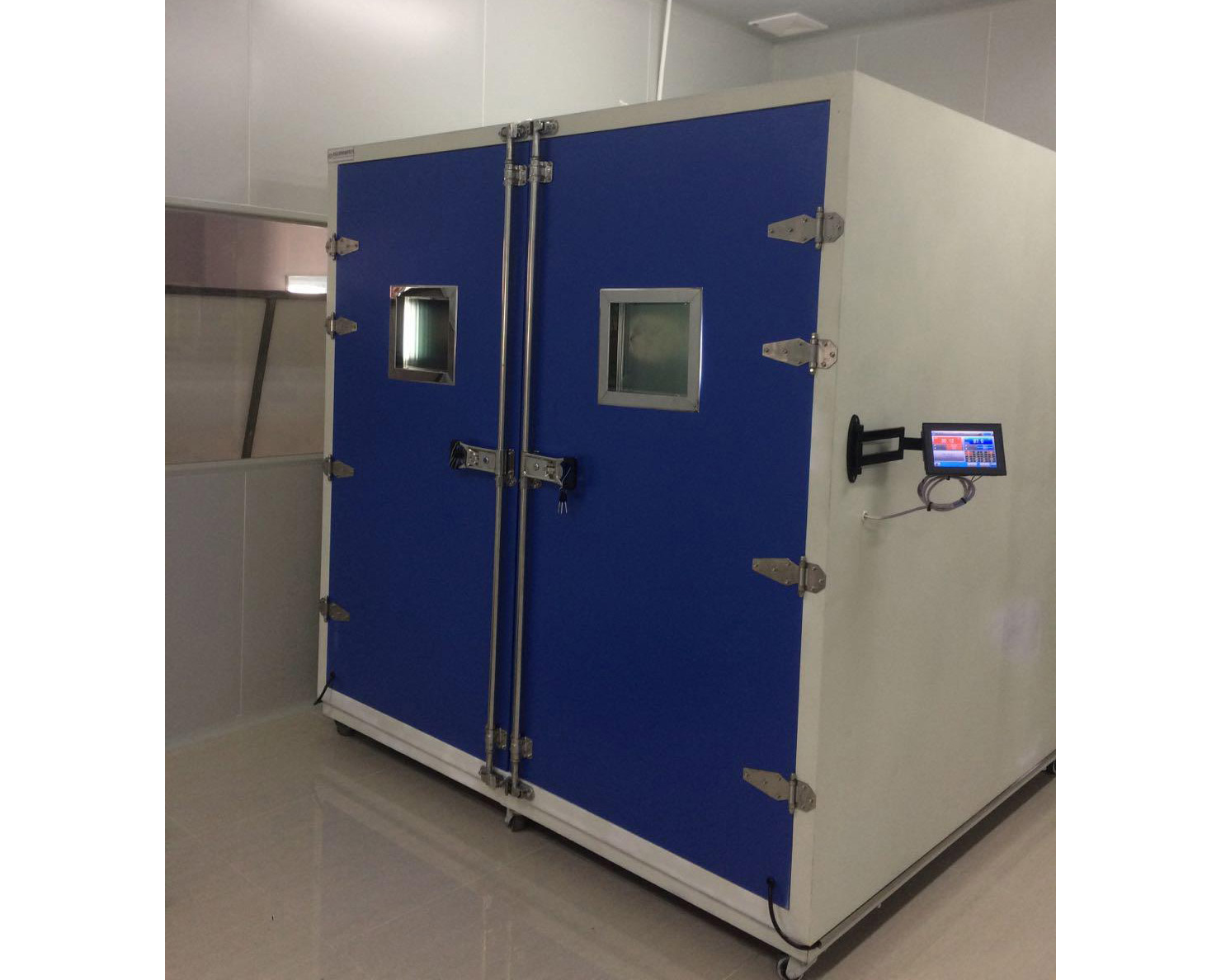 步入式恒温恒湿试验室